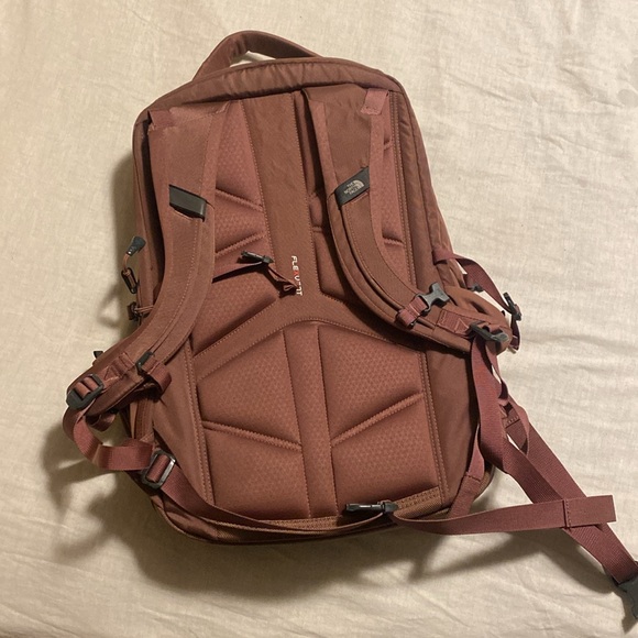 THE NORTH FACE HIKING LAPTOP WEATHERPROOF BACKPACK - Picture 3 of 6